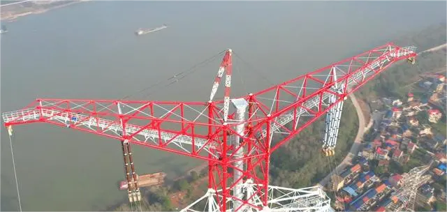 Claochlú Trasna an Yangtze: Ardaíonn Líne Cumhachta Ardvoltais Wuhan-Nanchang go dtí airde Nua